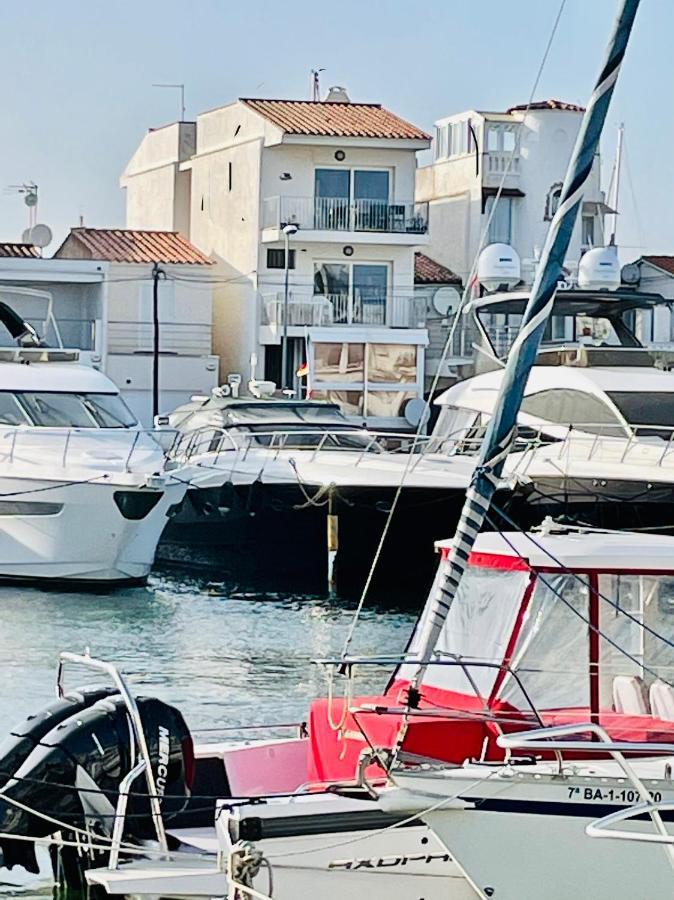 Apt Port Rhodes C, 2 Chbres, 2 Terrasses, Vue Sur Canal Principal De La Marina Et Sur Les Pyrenees Apartment Empuriabrava Exterior photo